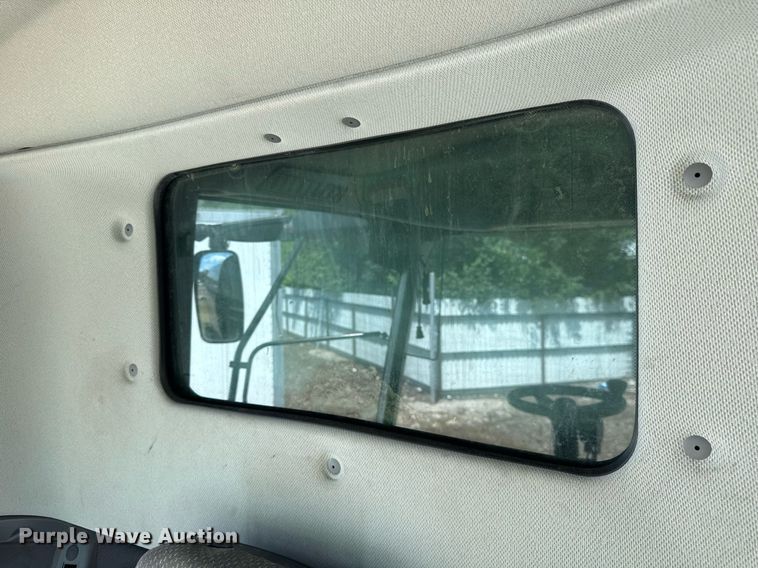 image for item YA0735 2011 Claas 730 Lexion combine