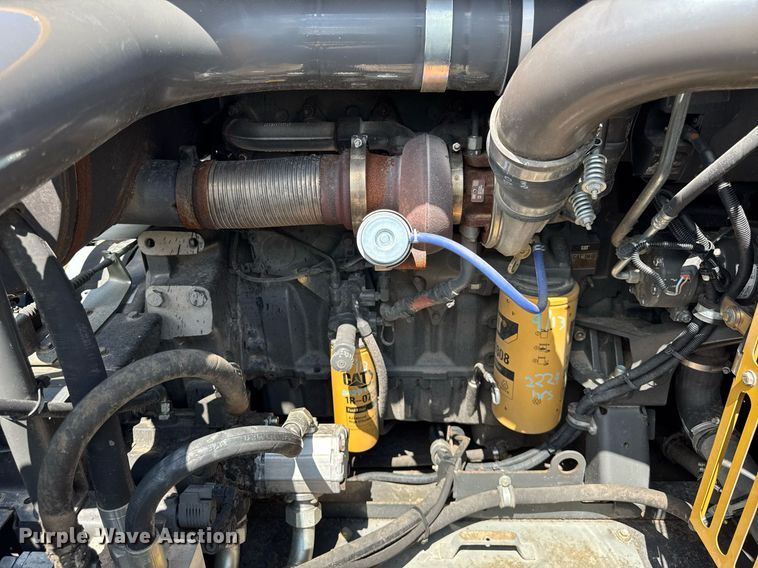 image for item YA0735 2011 Claas 730 Lexion combine