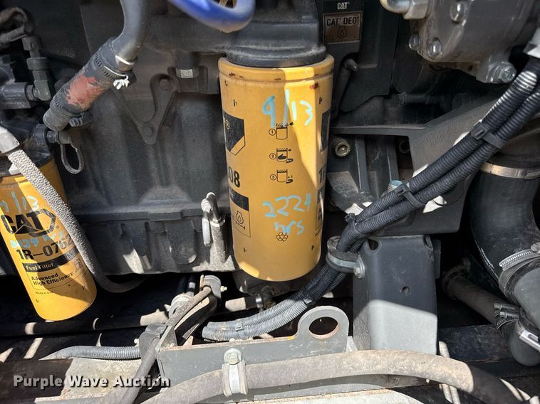 image for item YA0735 2011 Claas 730 Lexion combine