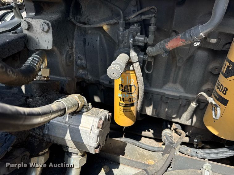 image for item YA0735 2011 Claas 730 Lexion combine