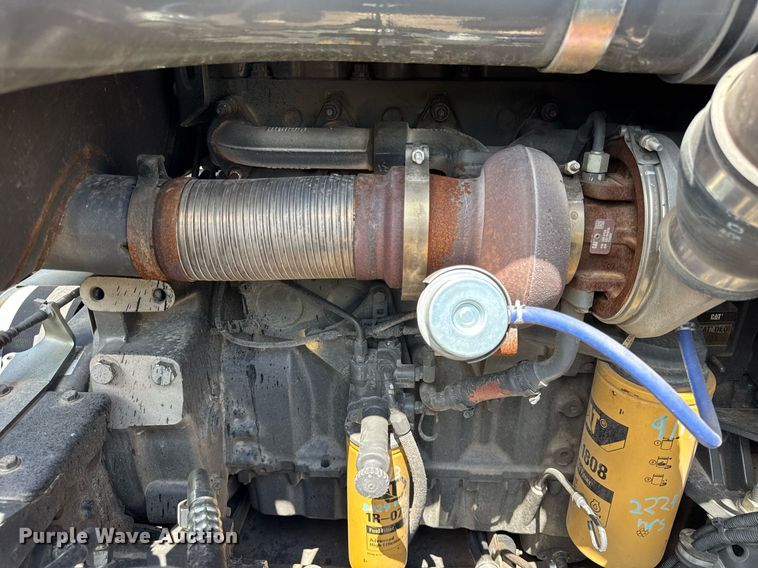 image for item YA0735 2011 Claas 730 Lexion combine