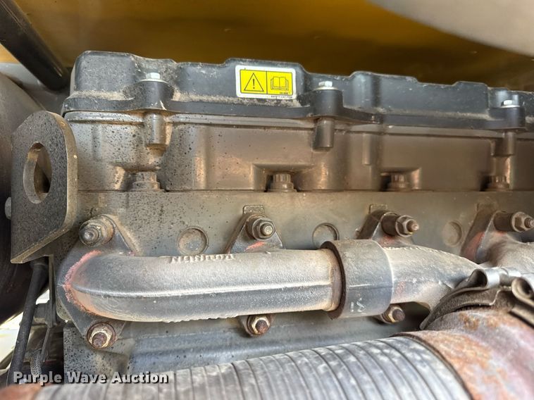 image for item YA0735 2011 Claas 730 Lexion combine