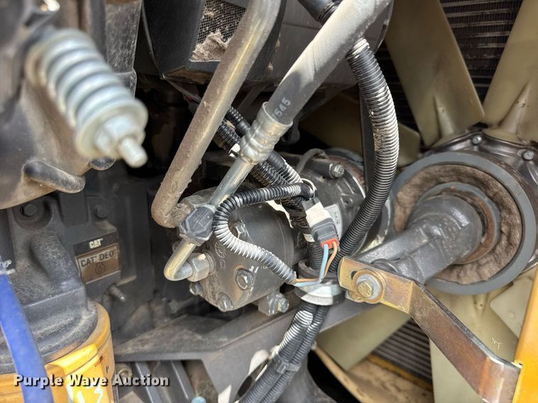 image for item YA0735 2011 Claas 730 Lexion combine