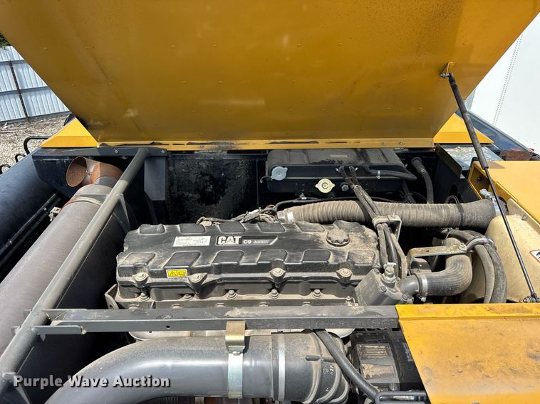 image for item YA0735 2011 Claas 730 Lexion combine