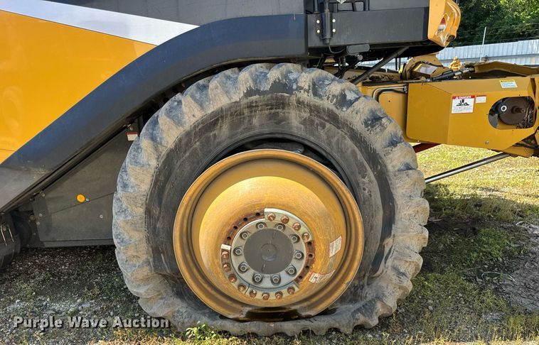 image for item YA0735 2011 Claas 730 Lexion combine