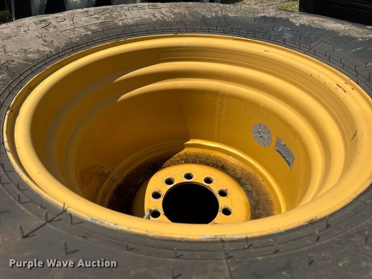 image for item YA0735 2011 Claas 730 Lexion combine