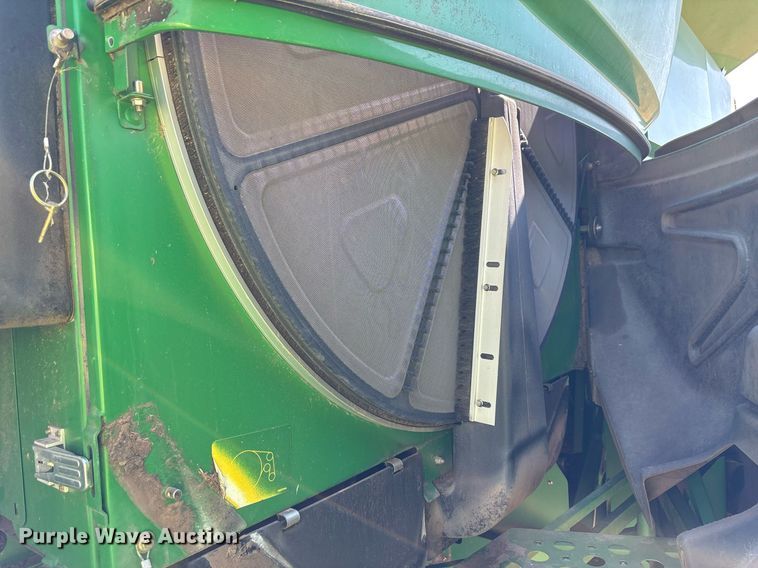 image for item YA0779 2010 John Deere 9770STS combine