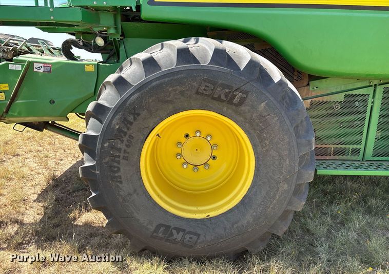 image for item YA0779 2010 John Deere 9770STS combine