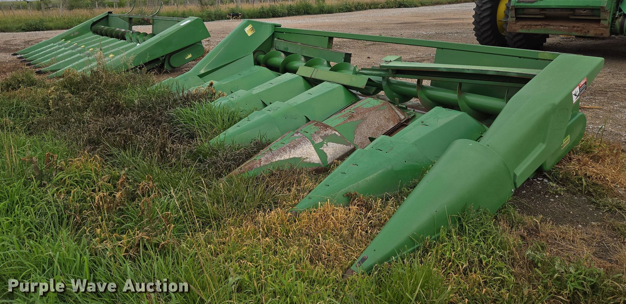 John Deere 843 corn head in Chester, NE | Item DR3886 for