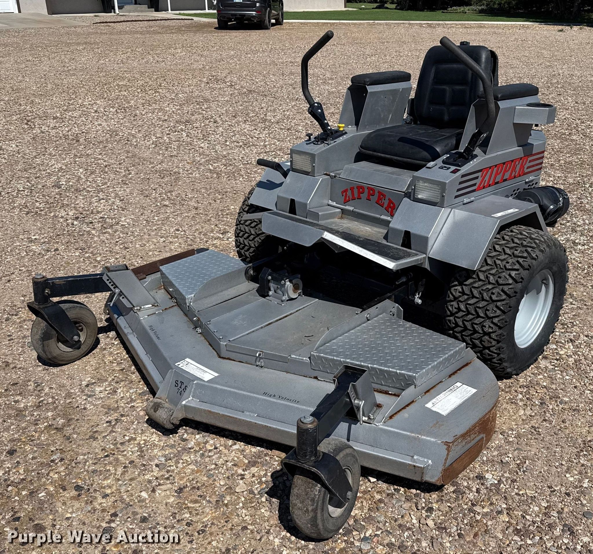 Zipper STS-28 ZTR lawn mower in Sublette, KS | Item DZ8795