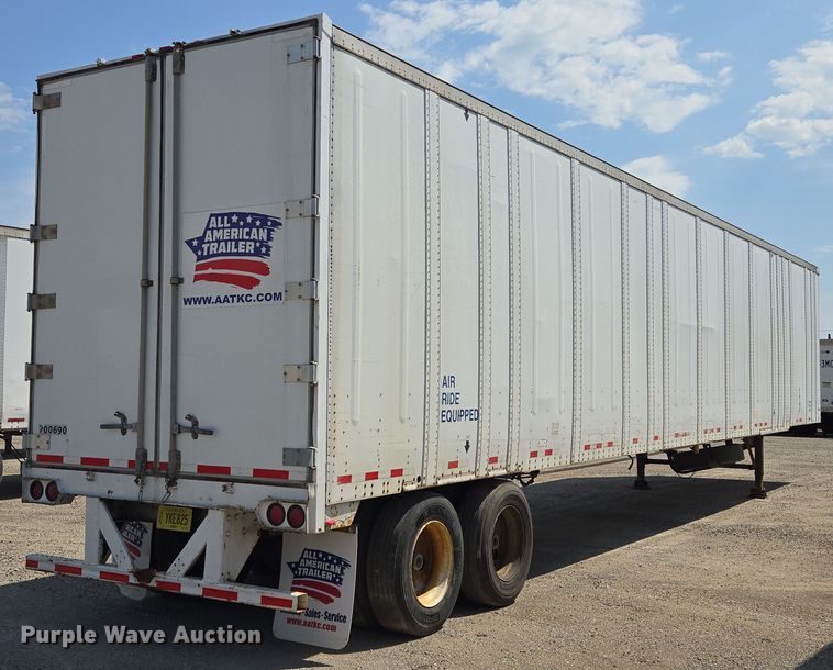 image for item DF8600 2002 Monon dry van trailer