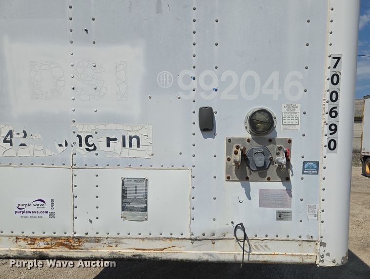 image for item DF8600 2002 Monon dry van trailer