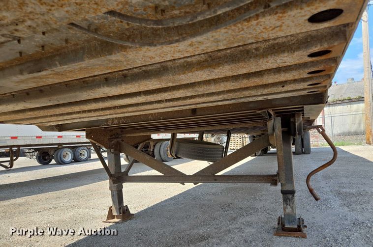 image for item DF8600 2002 Monon dry van trailer