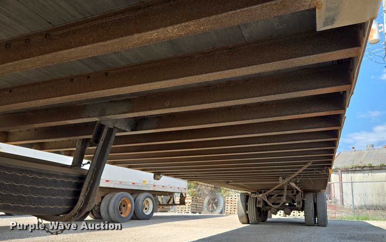 image for item DF8600 2002 Monon dry van trailer