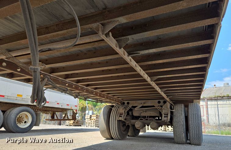 image for item DF8600 2002 Monon dry van trailer