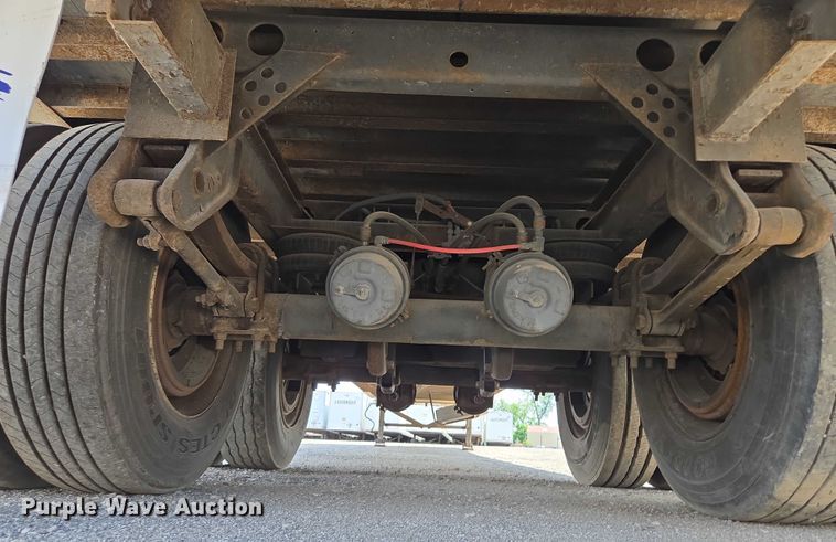 image for item DF8600 2002 Monon dry van trailer