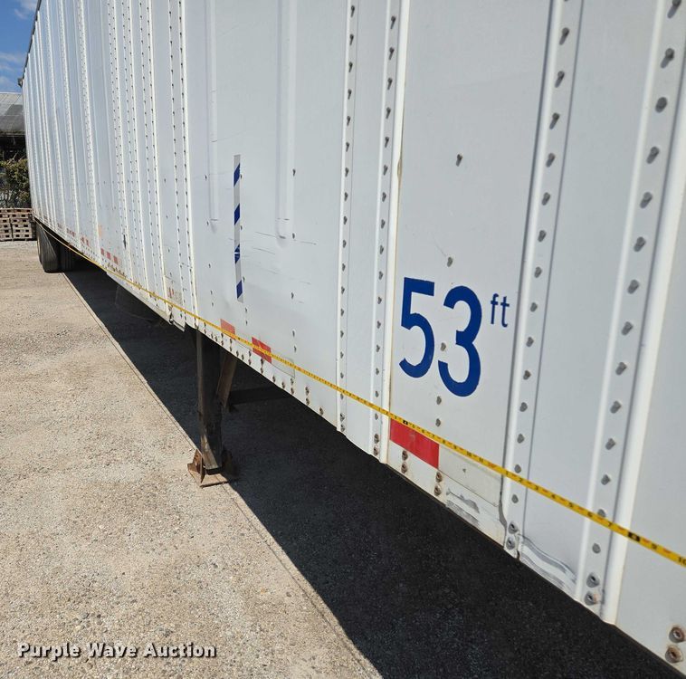 image for item DF8600 2002 Monon dry van trailer