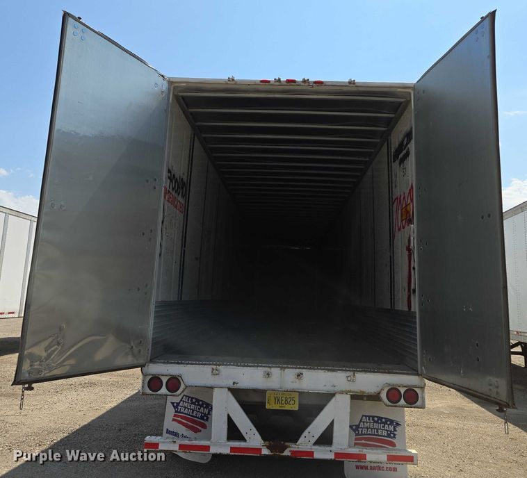 image for item DF8600 2002 Monon dry van trailer