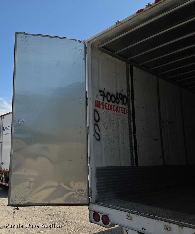 image for item DF8600 2002 Monon dry van trailer