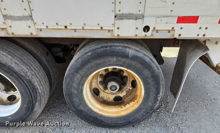 image for item DF8600 2002 Monon dry van trailer