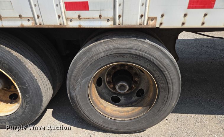 image for item DF8600 2002 Monon dry van trailer