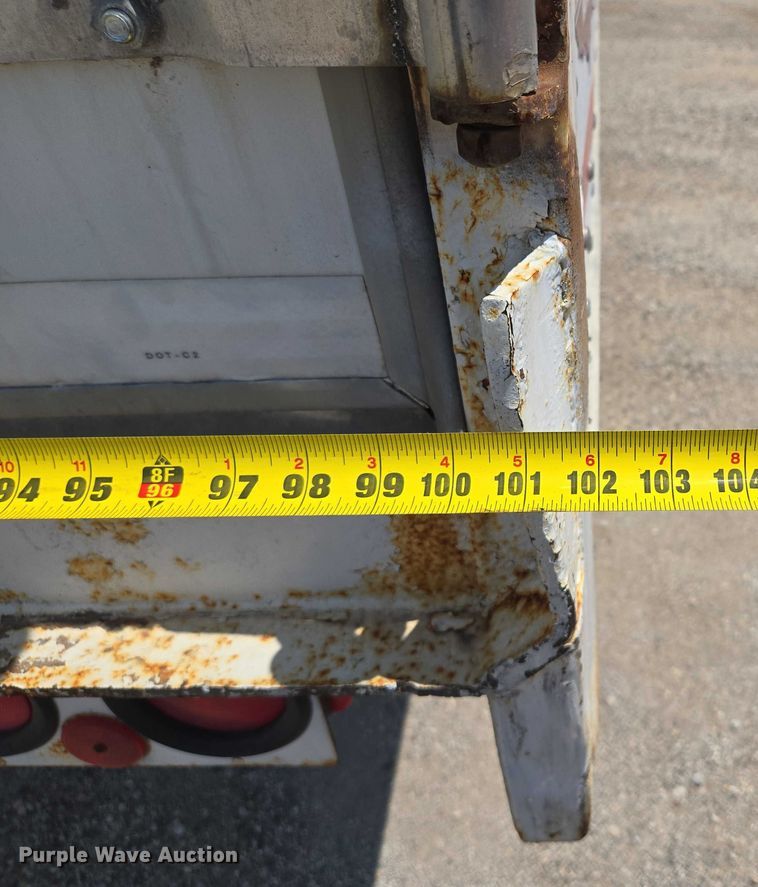 image for item DF8601 2002 Wabash Dry van trailer