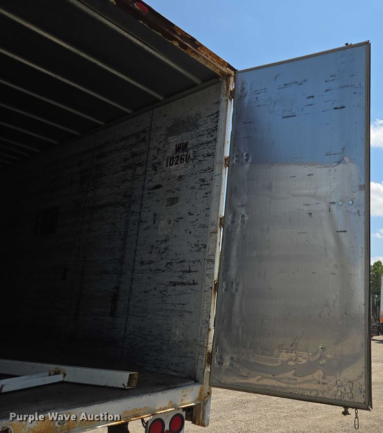 image for item DF8601 2002 Wabash Dry van trailer
