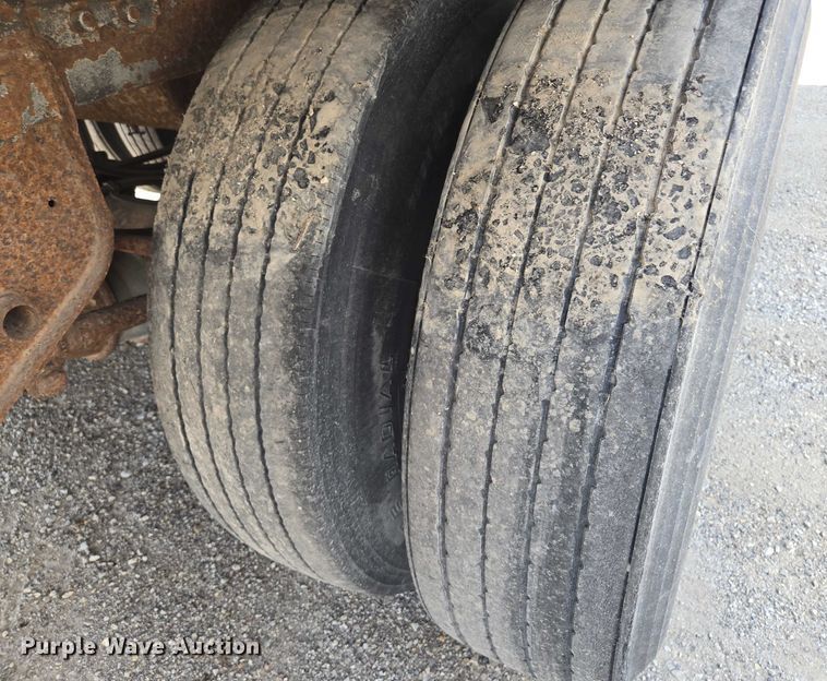 image for item DF8601 2002 Wabash Dry van trailer