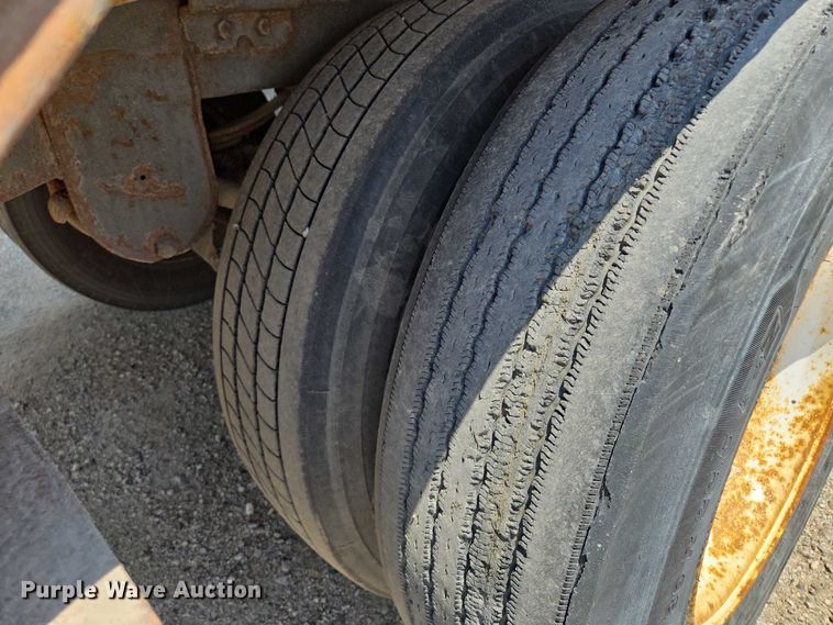 image for item DF8601 2002 Wabash Dry van trailer