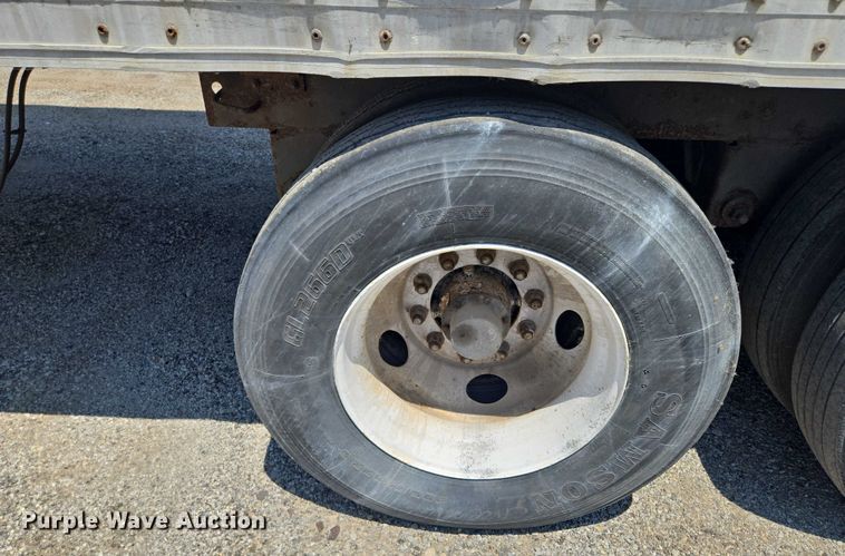 image for item DF8603 1998 Wabash dry van trailer