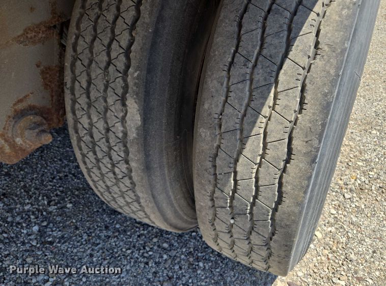 image for item DF8603 1998 Wabash dry van trailer