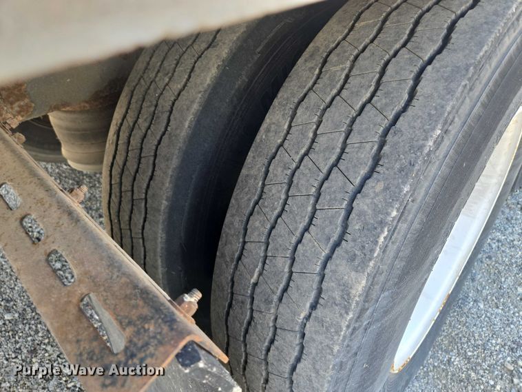 image for item DF8603 1998 Wabash dry van trailer