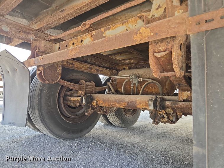 image for item DF8604 1996 Pines dry van trailer