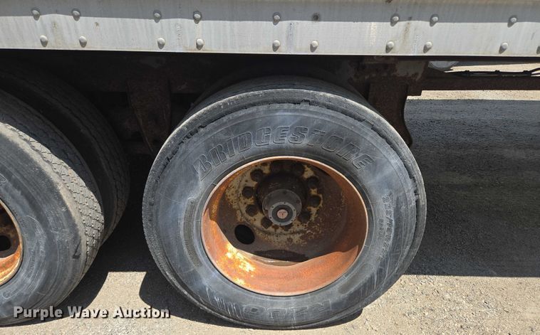 image for item DF8604 1996 Pines dry van trailer