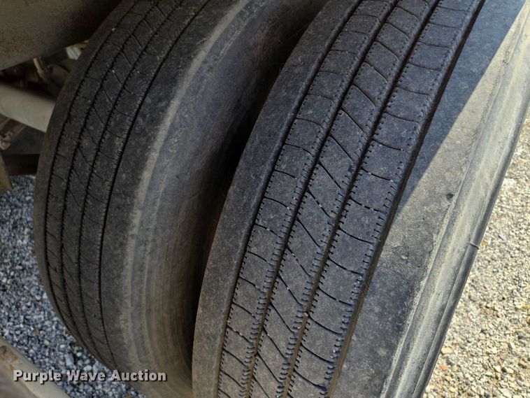 image for item DF8605 2009 Wabash dry van trailer