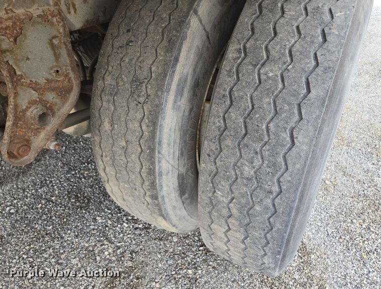 image for item DF8606 1999 Trailmobile dry van trailer