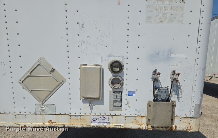 image for item DF8607 1998 Monon dry van trailer