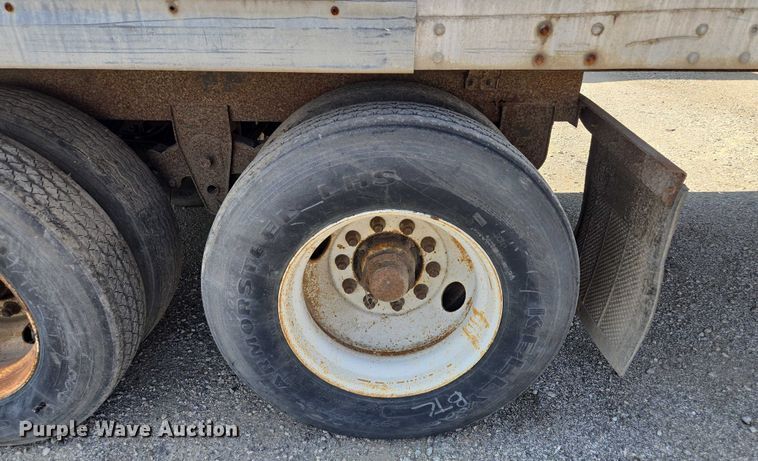 image for item DF8607 1998 Monon dry van trailer