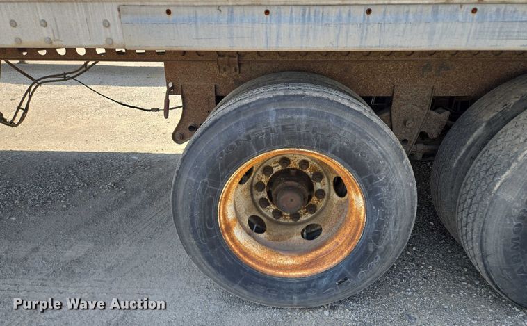 image for item DF8607 1998 Monon dry van trailer