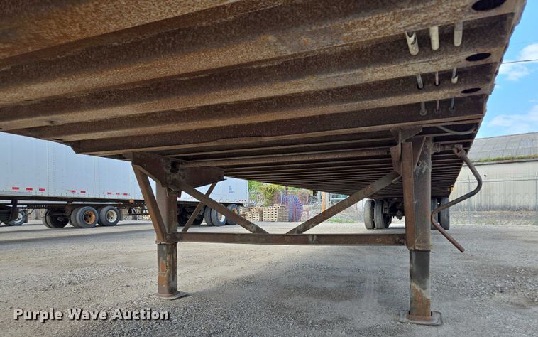 image for item DF8608 1997 Wabash dry van trailer