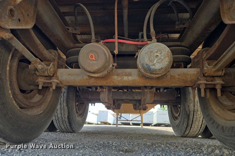 image for item DF8608 1997 Wabash dry van trailer