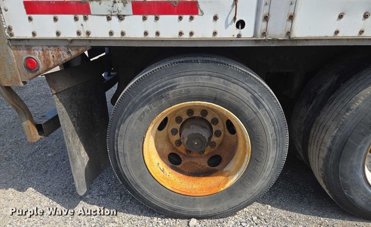 image for item DF8608 1997 Wabash dry van trailer