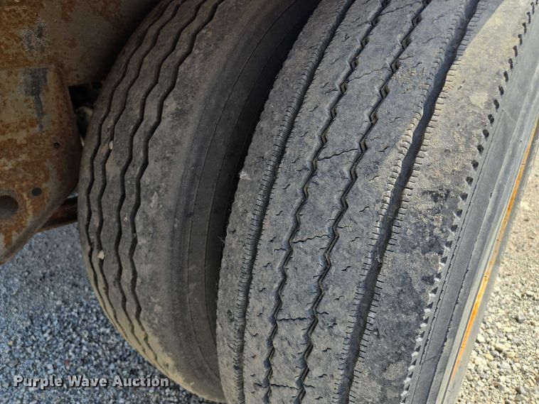 image for item DF8608 1997 Wabash dry van trailer