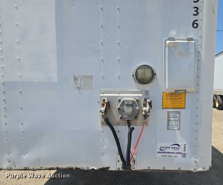 image for item DF8610 1999 Utility Trailers VS2DC dry van trailer