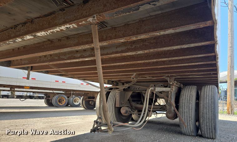 image for item DF8610 1999 Utility Trailers VS2DC dry van trailer