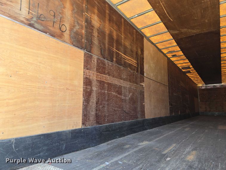 image for item DF8610 1999 Utility Trailers VS2DC dry van trailer