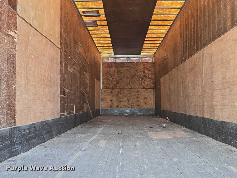 image for item DF8610 1999 Utility Trailers VS2DC dry van trailer