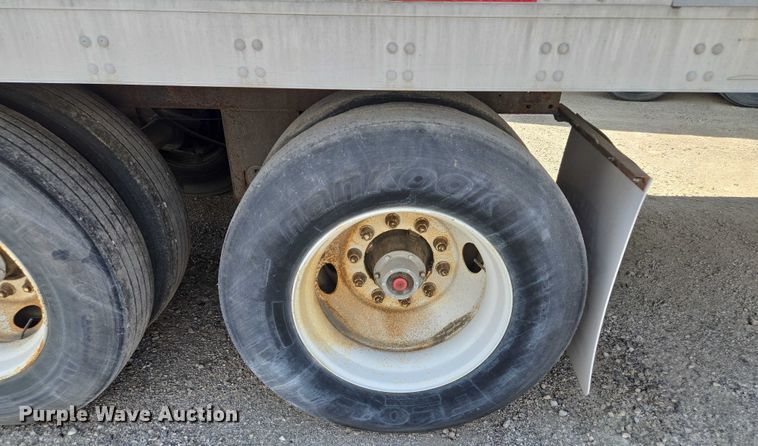 image for item DF8610 1999 Utility Trailers VS2DC dry van trailer