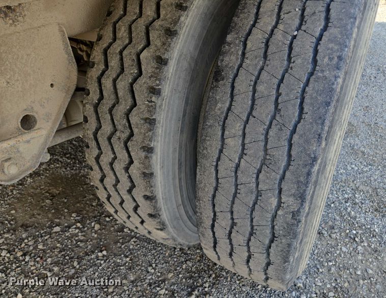 image for item DF8611 2003 Wabash DVCVHPC dry van trailer