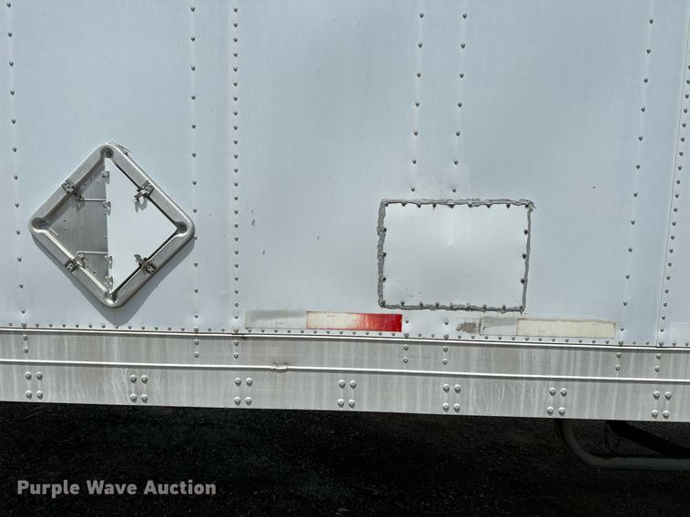 image for item DF8617 1999 Fruehuaf dry van trailer